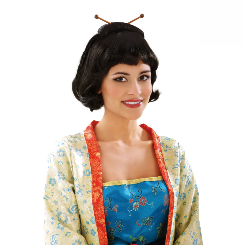 Mujer con peluca japonesa y kimono, perfecta para completar un disfraz de geisha.