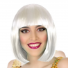 Peluca corta blanca con flequillo recto, ideal para disfraces de fantasía, ciencia ficción y eventos temáticos.